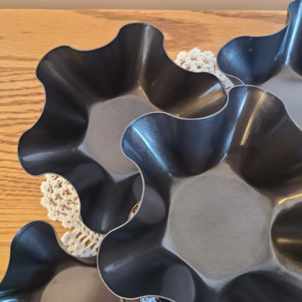 Set of Six Tortilla Non-Stick Fluted Taco Shell Salad Bowl Molds EUC